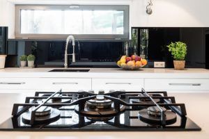 Can Range Hood Be Smaller Than a Cooktop?