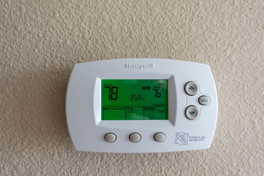 How to Set a Honeywell Thermostat for Ac 