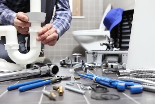 Read more about the article What to Put Down the Toilet to Clean Pipes